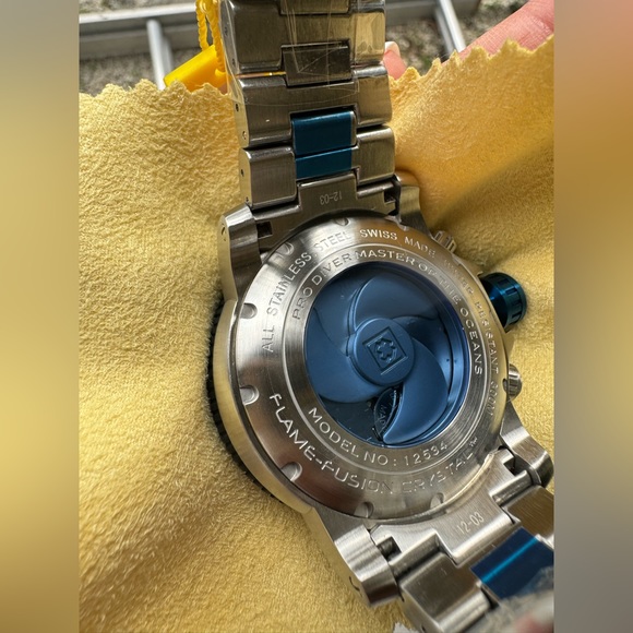 Invicta Sea Hunter Chronograph Men's Watch - Picture 3 of 5